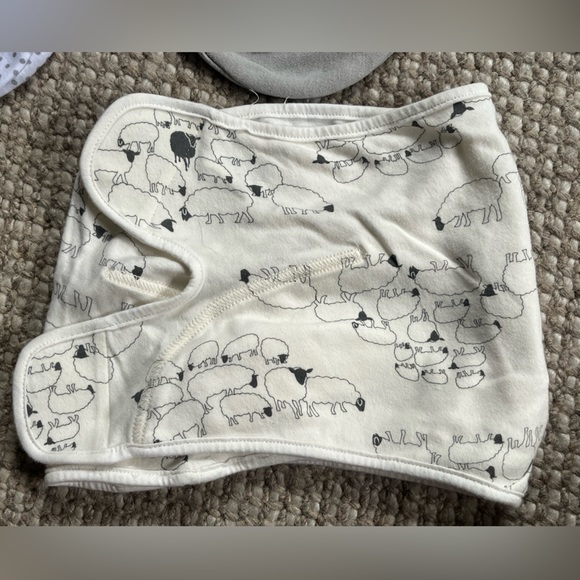 SwaddleMe Swaddles- Set of 4 - Picture 3 of 7